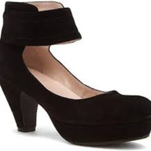 Sacha London Vera